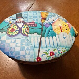 Jim Shore Crazy Mountain Holiday basket, NWT, cute winter decor!